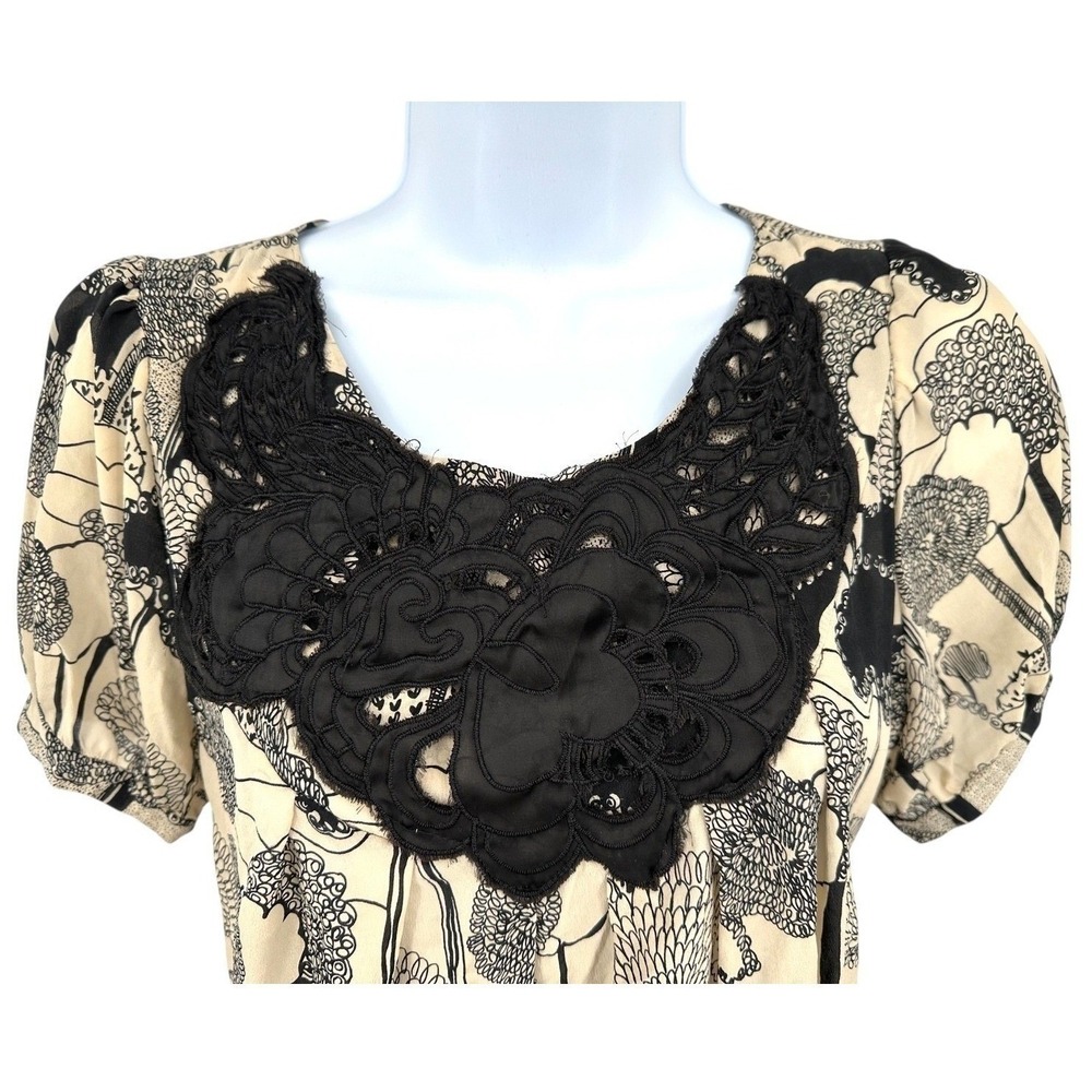 KIMCHI BLUE Silk Blouse Beige Short Sleeve Black Crochet Lace Trim Size Small - Picture 10 of 12